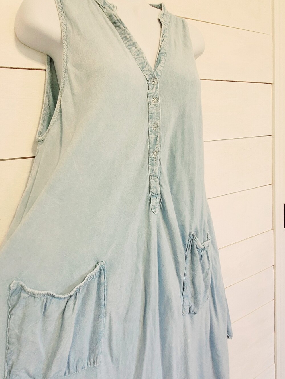 Light Chambray Wash Boho Sleeveless Button Midi Dress with Pockets - Picture 2 of 16
